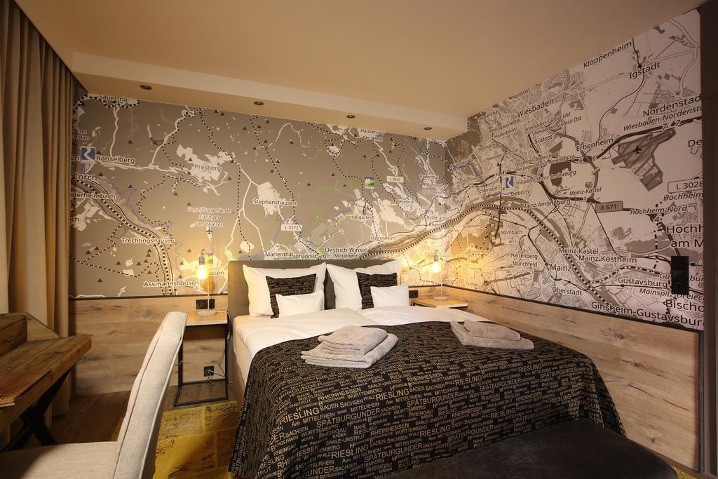 Naegler'S Fine Lounge Hotel โอสตริช-วินเคิล ภายนอก รูปภาพ