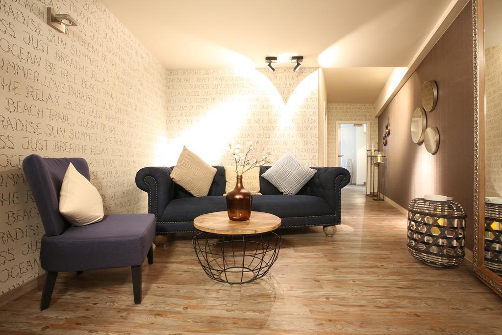 Naegler'S Fine Lounge Hotel โอสตริช-วินเคิล ภายนอก รูปภาพ